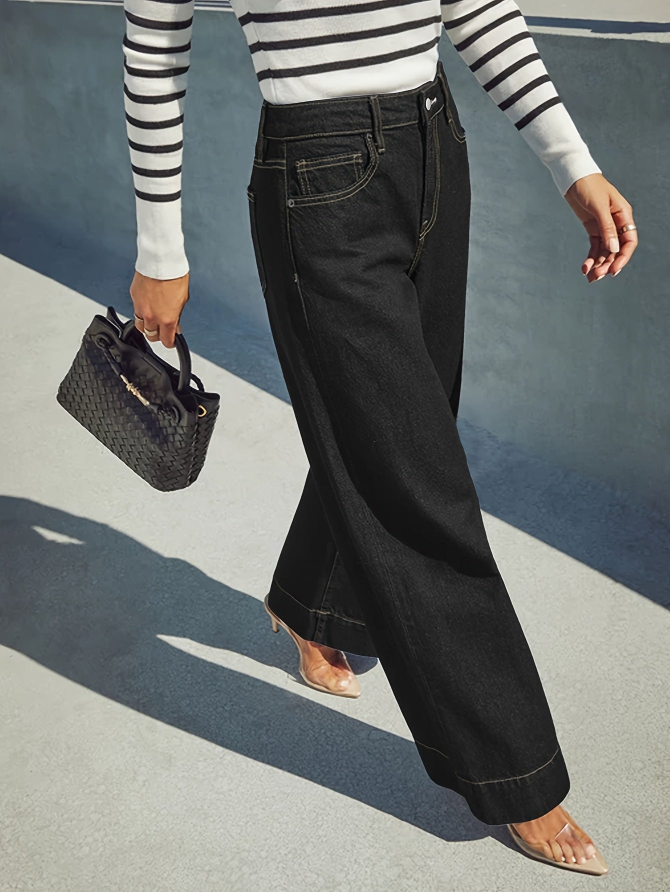 Wide-Leg Stretch Denim Jeans – High-Waist Flexible Comfort with Cuffed Hem