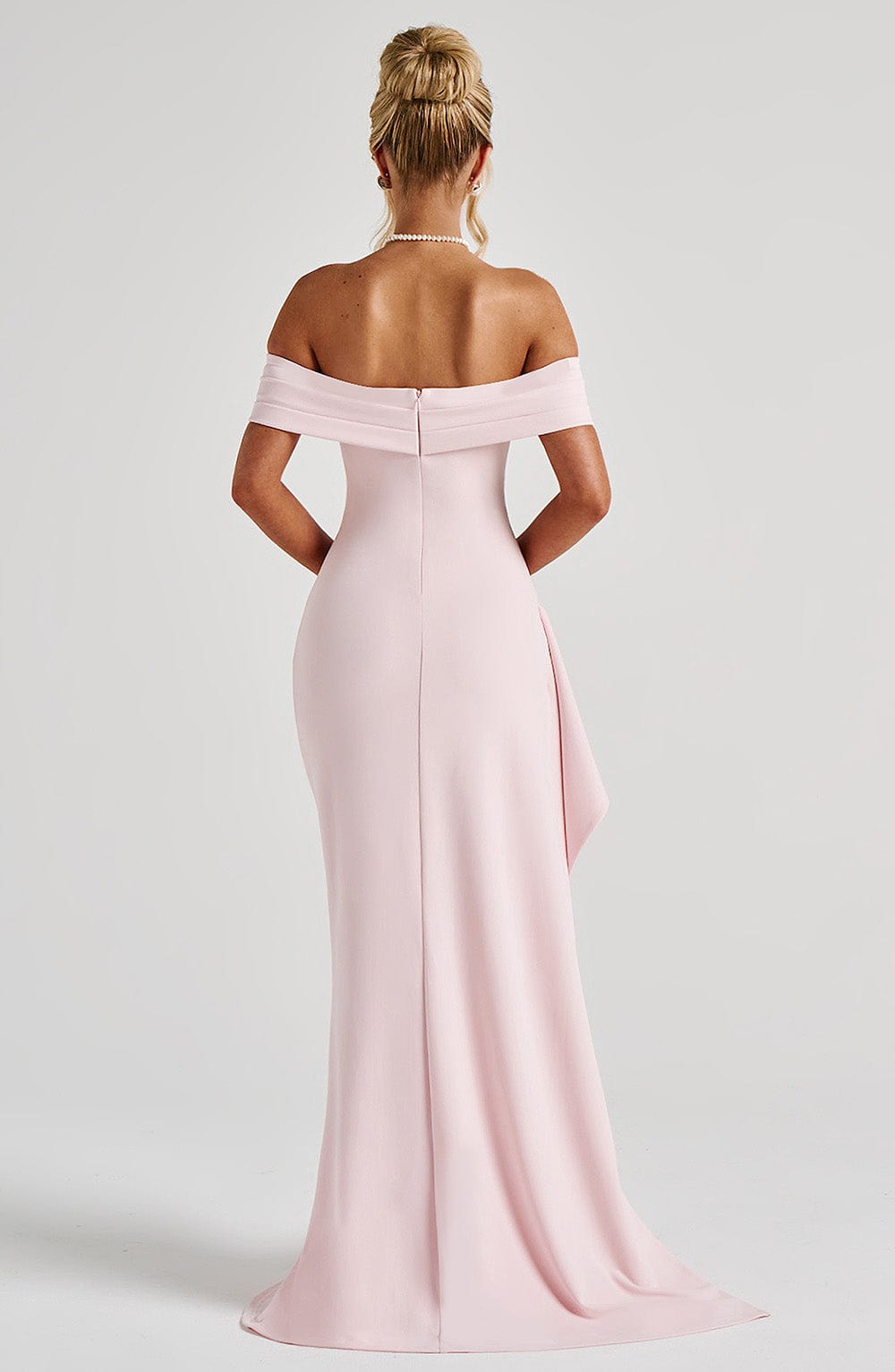 AureliaWave™ — Sculpted Elegance with Flowing Grace