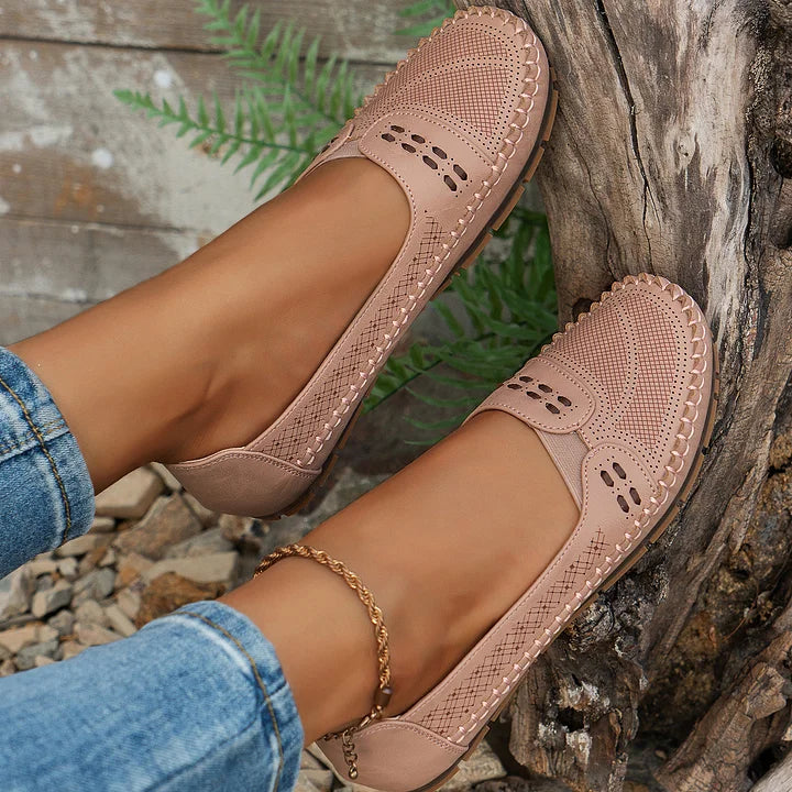 VerenaStride™ — Cushioned Support, Sleek Everyday Style
