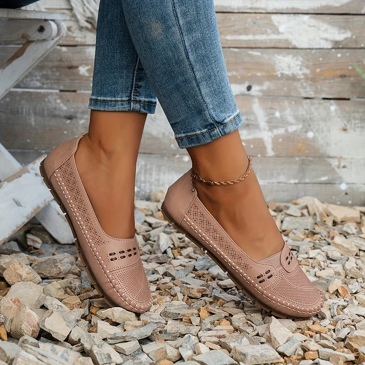 VerenaStride™ — Cushioned Support, Sleek Everyday Style