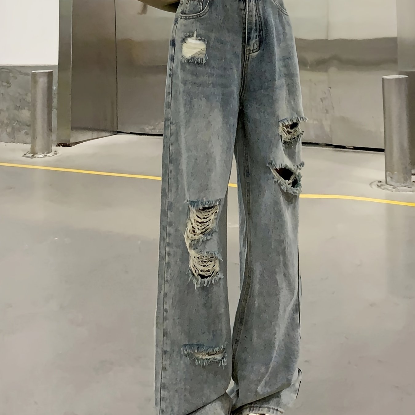UrbanRift Jeans – Relaxed Straight-Leg Distressed Denim for Casual Comfort