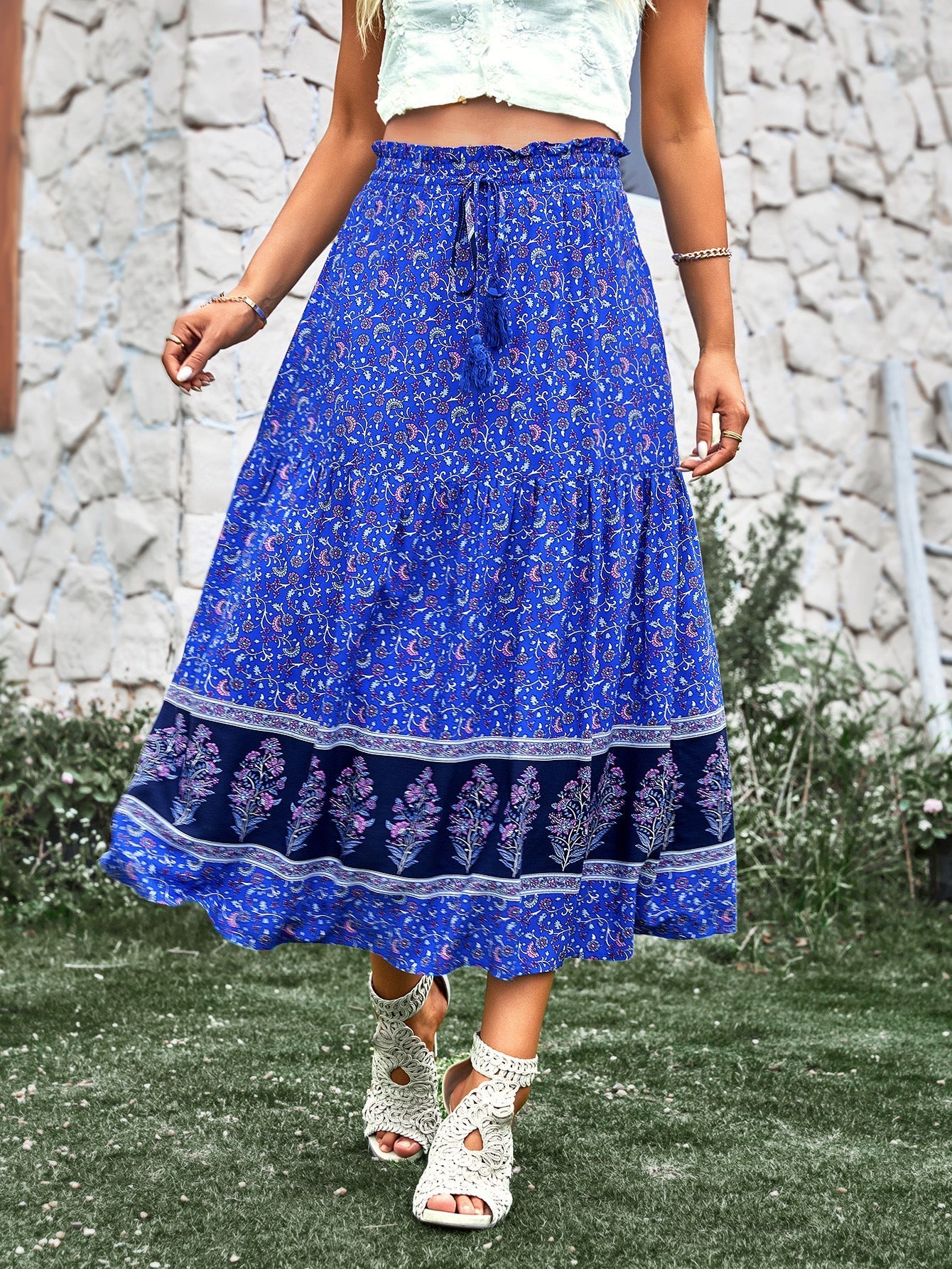 LioraCurve™ Skirt — Sculpted Comfort, Timeless Elegance