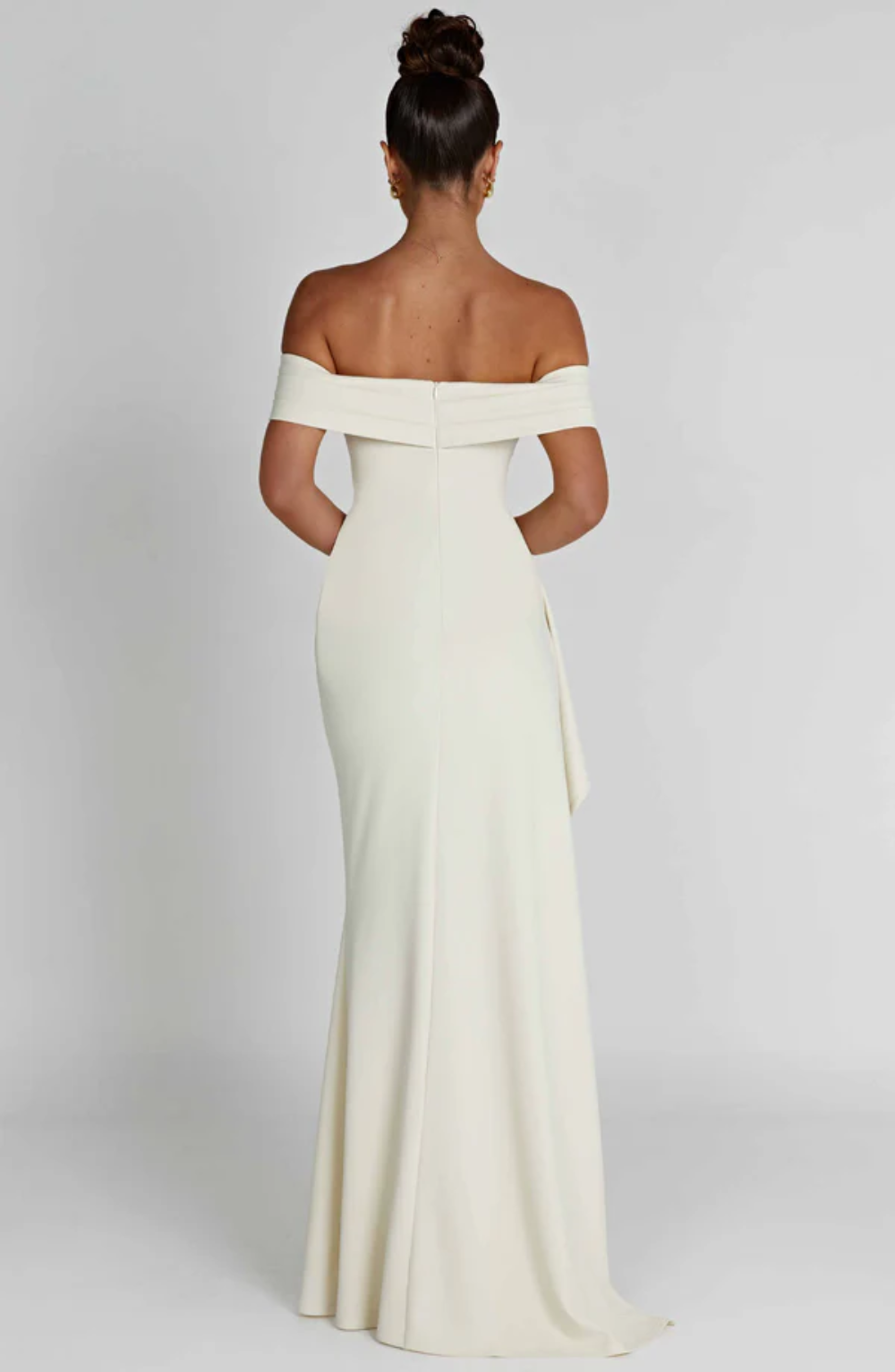 AureliaWave™ — Sculpted Elegance with Flowing Grace