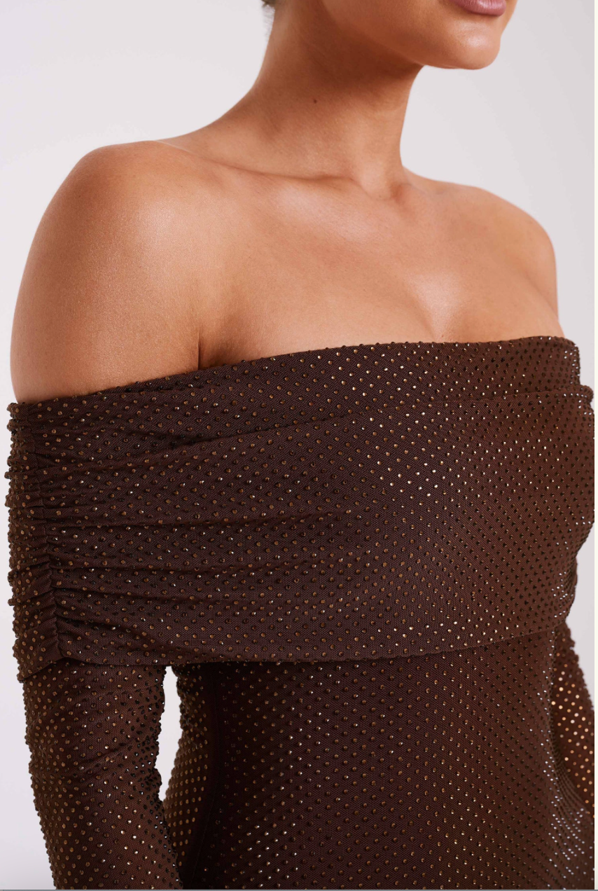 CelestaLuxe™ — Radiant Off-Shoulder Elegance