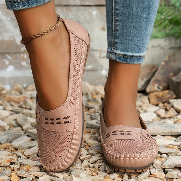 VerenaStride™ — Cushioned Support, Sleek Everyday Style