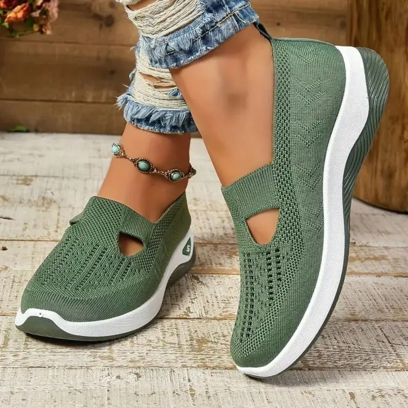 SoraStride™ — Cushioned Support for Confident Steps