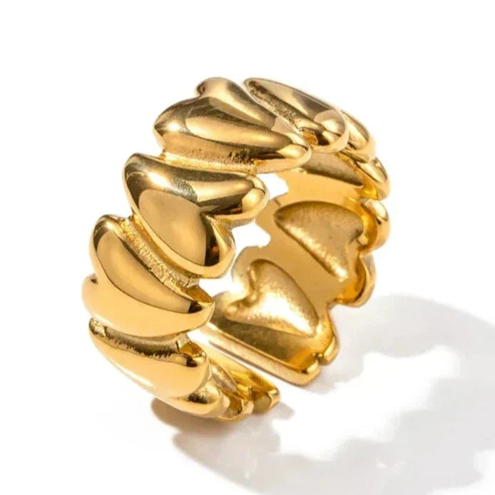 AlaraTwist™ Heart Ring — Effortless Elegance, Perfect Fit
