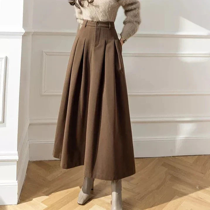 Wolle Röcke™ — Sculpted Warmth Meets Timeless Elegance