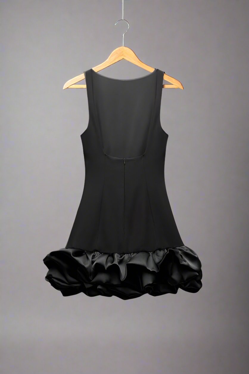 Virelia Flow Dress™ — Graceful Movement, Confident Comfort
