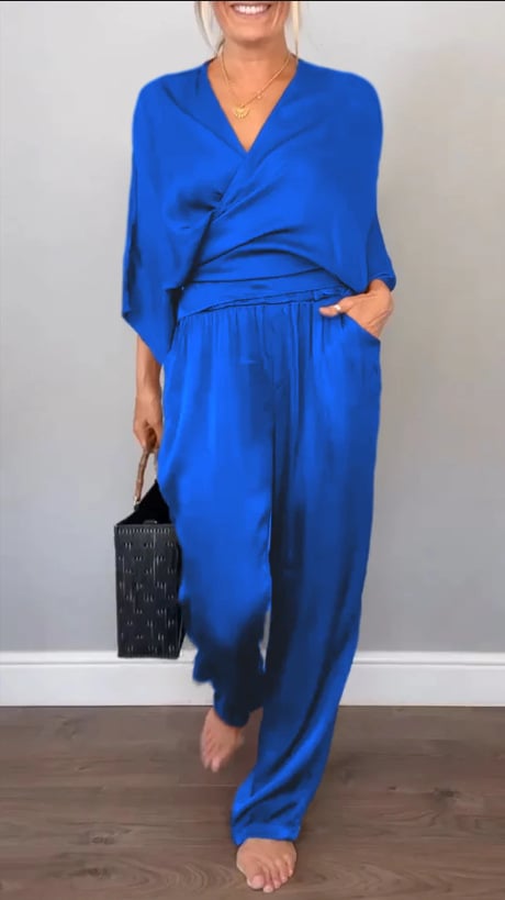 A- Women's V-Neck Casual Comfortable Beautifying Set™ — Flattering Fit for Every Silhouette