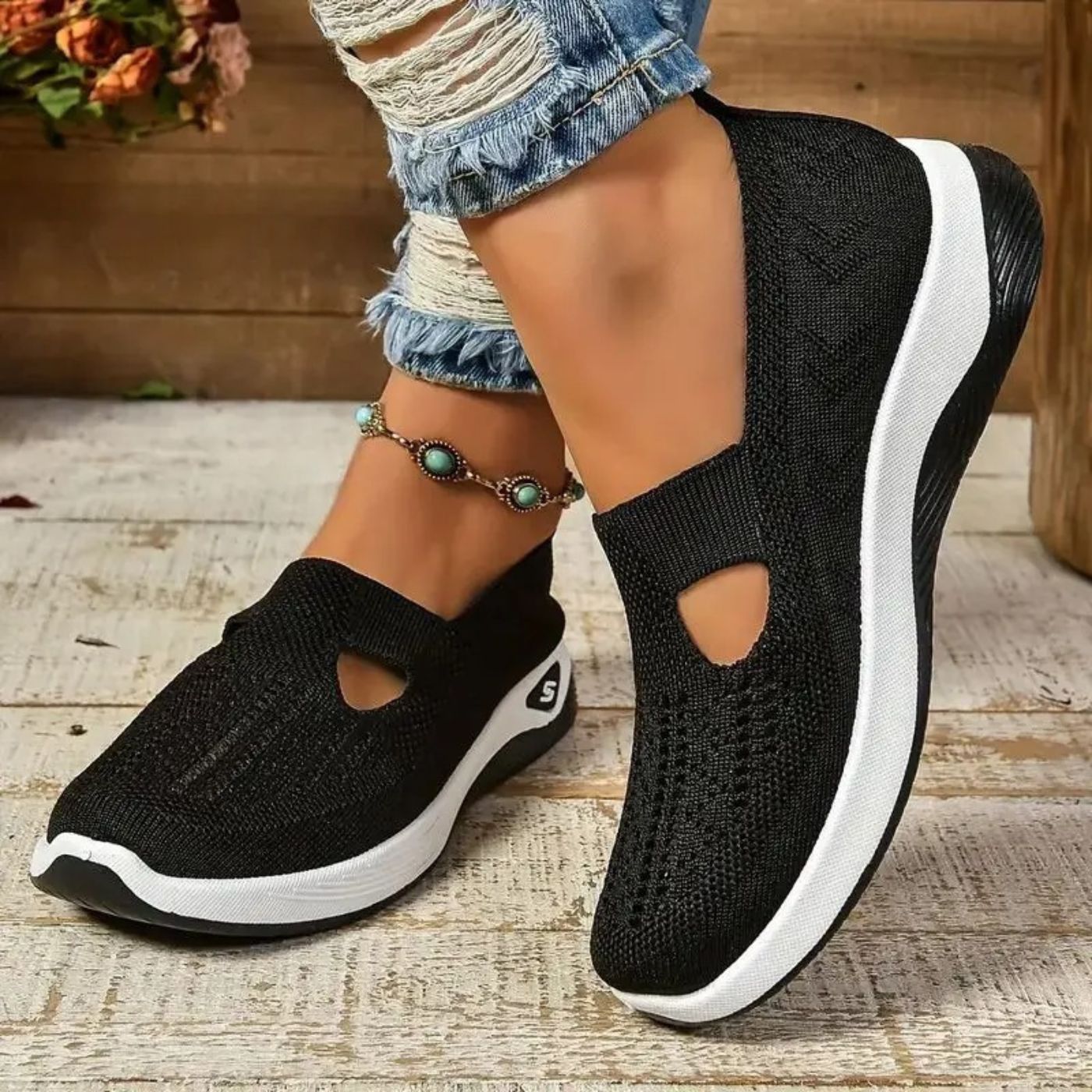 SoraStride™ — Cushioned Support for Confident Steps