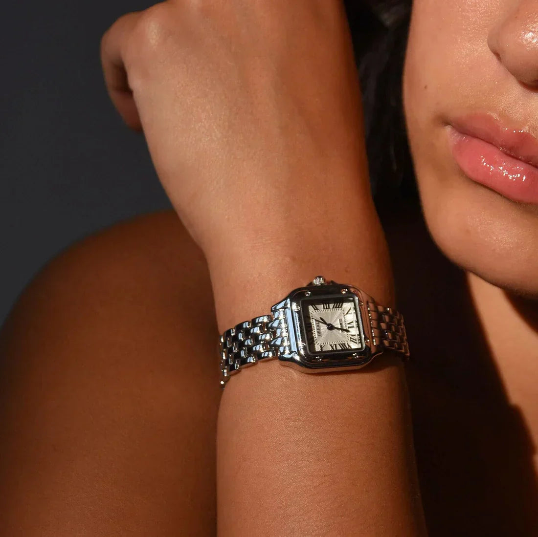 Adjustable Elegance™ — Timeless Shine, Effortless Fit