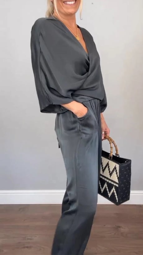 A- Women's V-Neck Casual Comfortable Beautifying Set™ — Flattering Fit for Every Silhouette