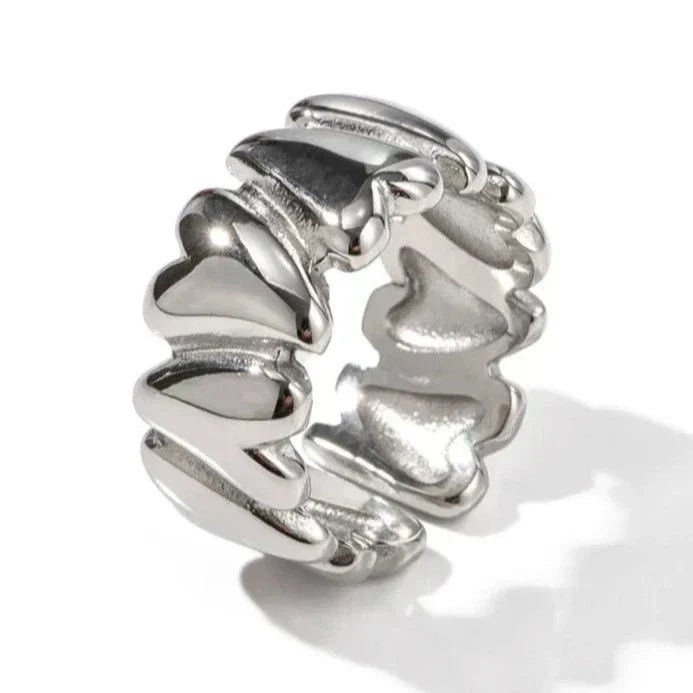 AlaraTwist™ Heart Ring — Effortless Elegance, Perfect Fit