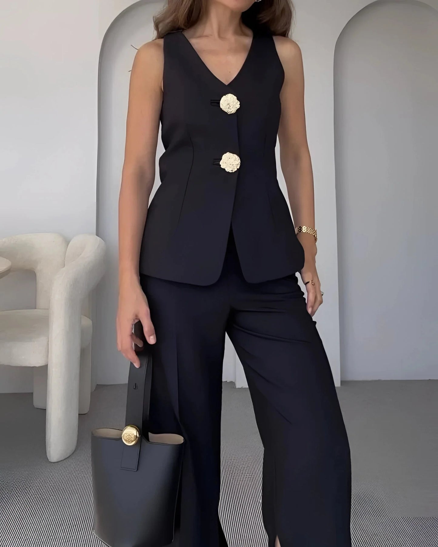 MirovaEdge™ — Asymmetric Elegance, Tailored Confidence