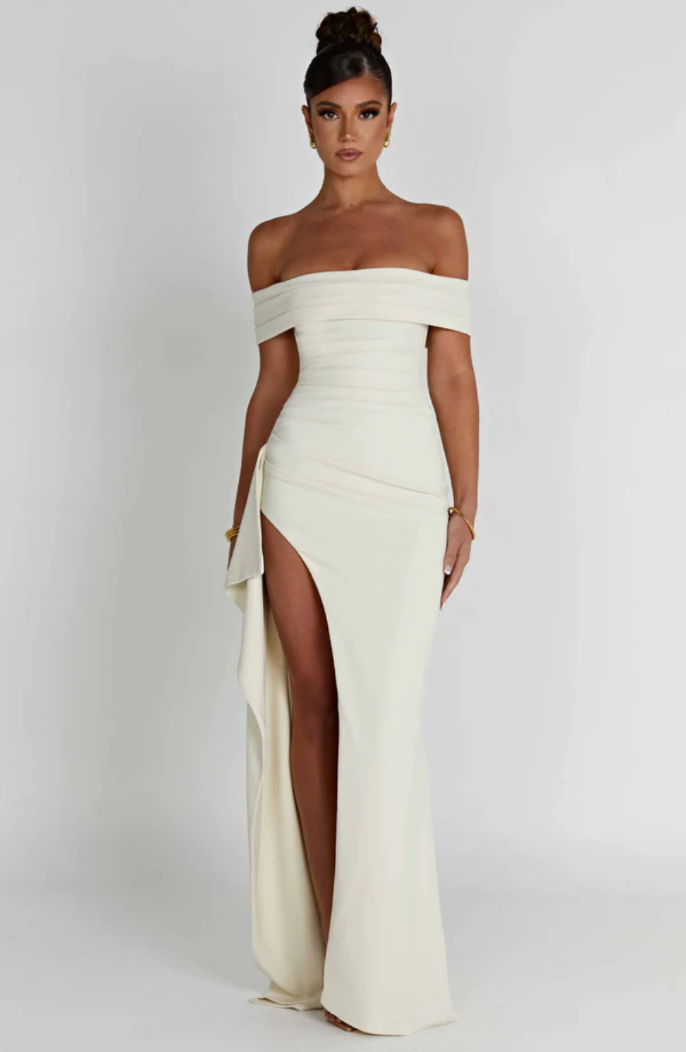 AureliaWave™ — Sculpted Elegance with Flowing Grace