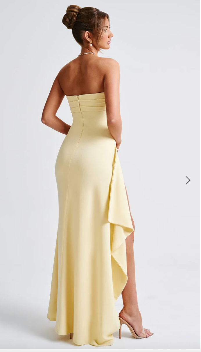 Strapless Maxi™ — Sculpted Comfort Meets Effortless Glamour