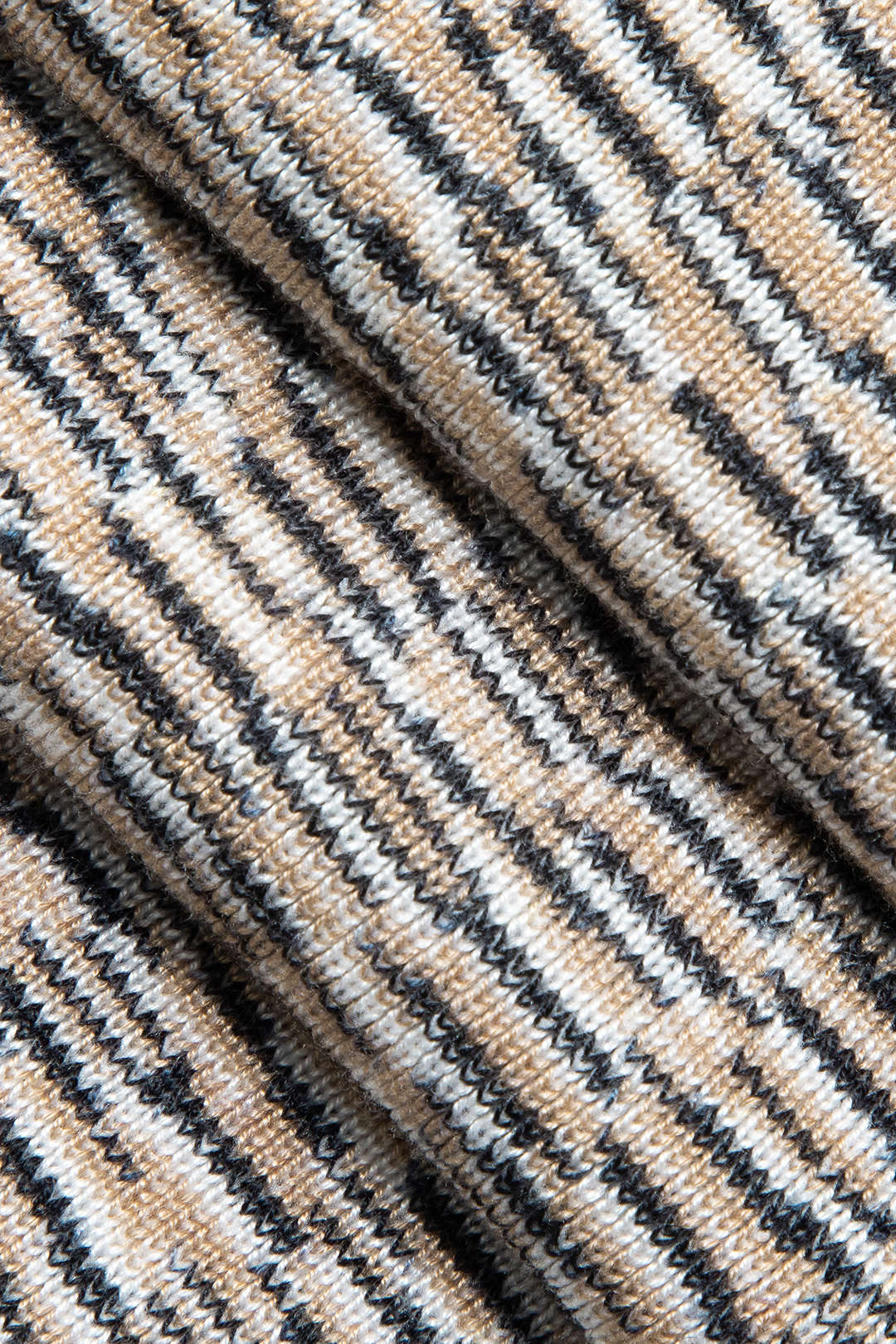 Contrast Color™ — Sculpted Fit with Statement Prints