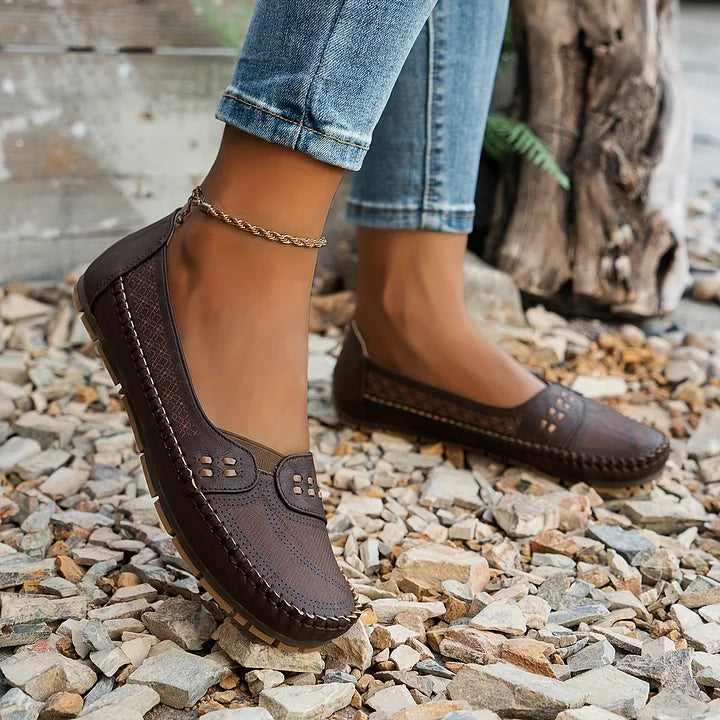 VerenaStride™ — Cushioned Support, Sleek Everyday Style