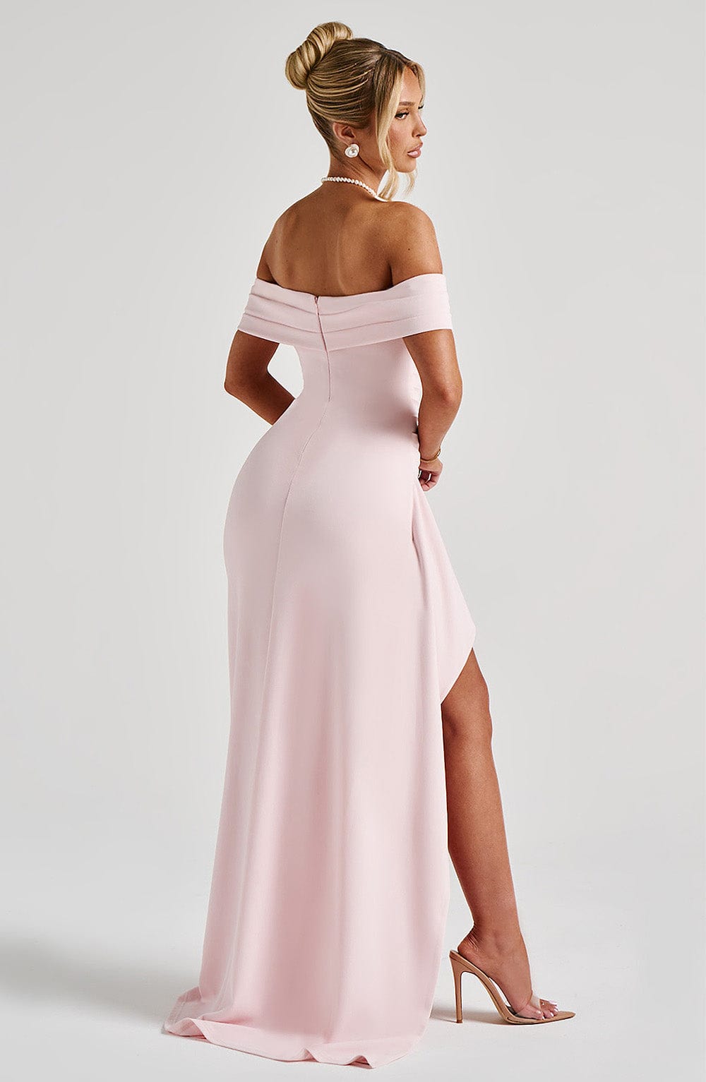 AureliaWave™ — Sculpted Elegance with Flowing Grace