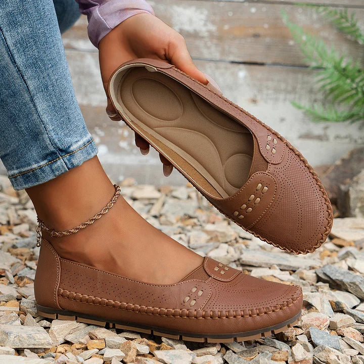 VerenaStride™ — Cushioned Support, Sleek Everyday Style