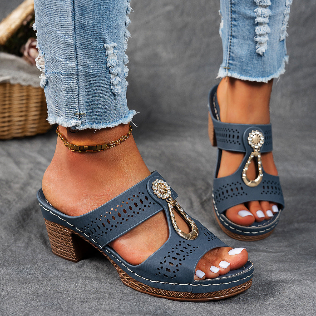 Comfort Sandals™ — Sparkle-Fresh Steps All Day