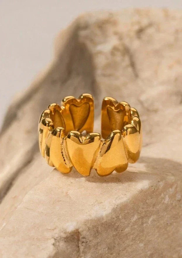 AlaraTwist™ Heart Ring — Effortless Elegance, Perfect Fit