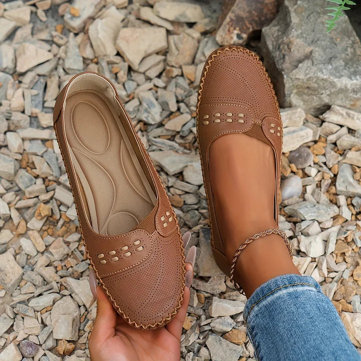 VerenaStride™ — Cushioned Support, Sleek Everyday Style