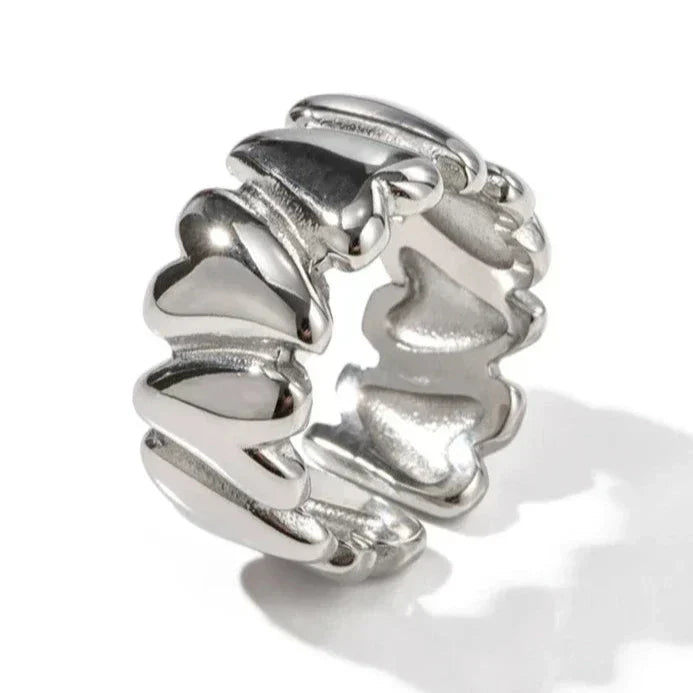 AlaraTwist™ Heart Ring — Effortless Elegance, Perfect Fit