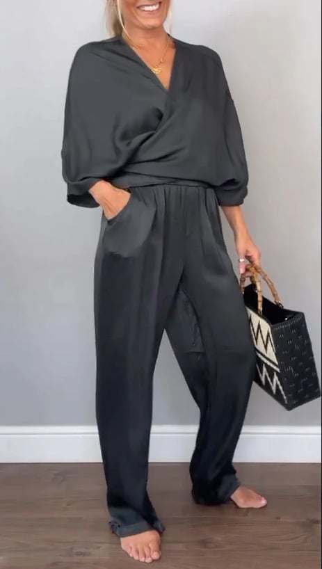 A- Women's V-Neck Casual Comfortable Beautifying Set™ — Flattering Fit for Every Silhouette