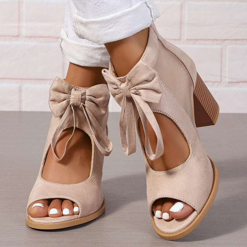 VelluraForm™ — Chic Comfort for Every Step
