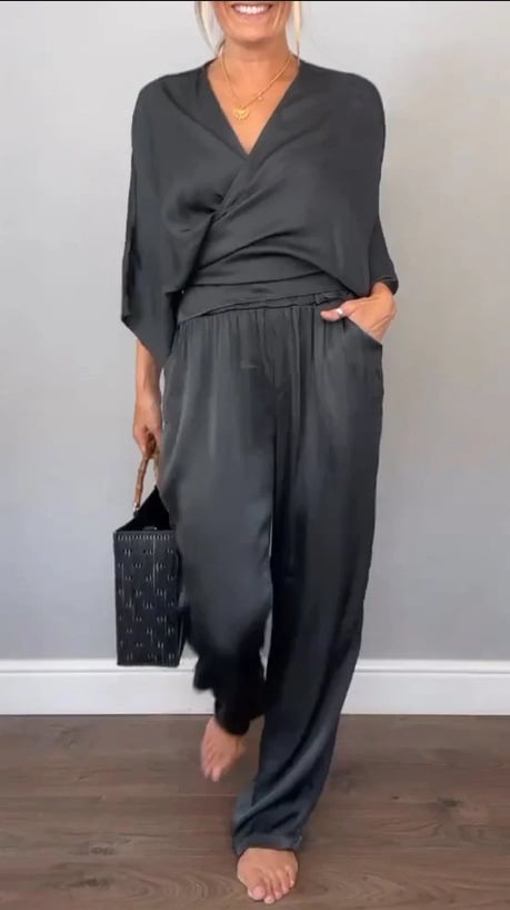 A- Women's V-Neck Casual Comfortable Beautifying Set™ — Flattering Fit for Every Silhouette