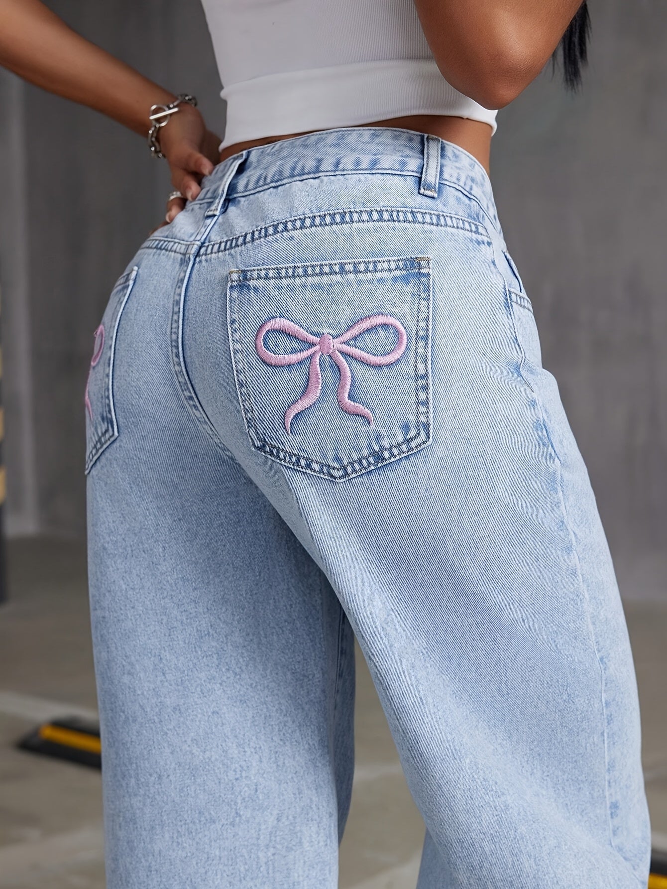 Retro High-Waisted Wide-Leg Denim – Light Wash Vintage Style Jeans