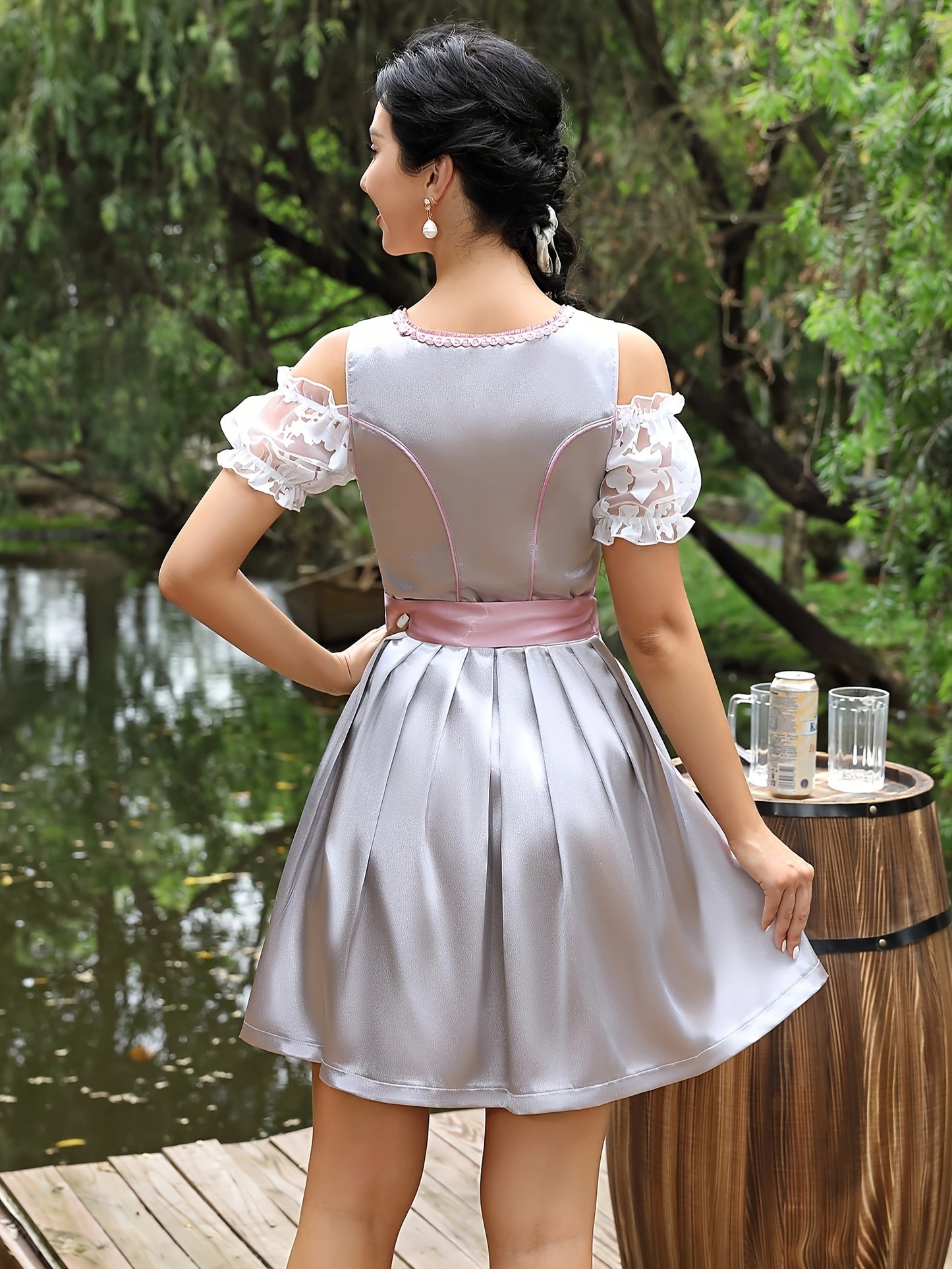 LuxeWeave Vintage Dirndl – Elegant Bavarian Dress with Floral Embroidery