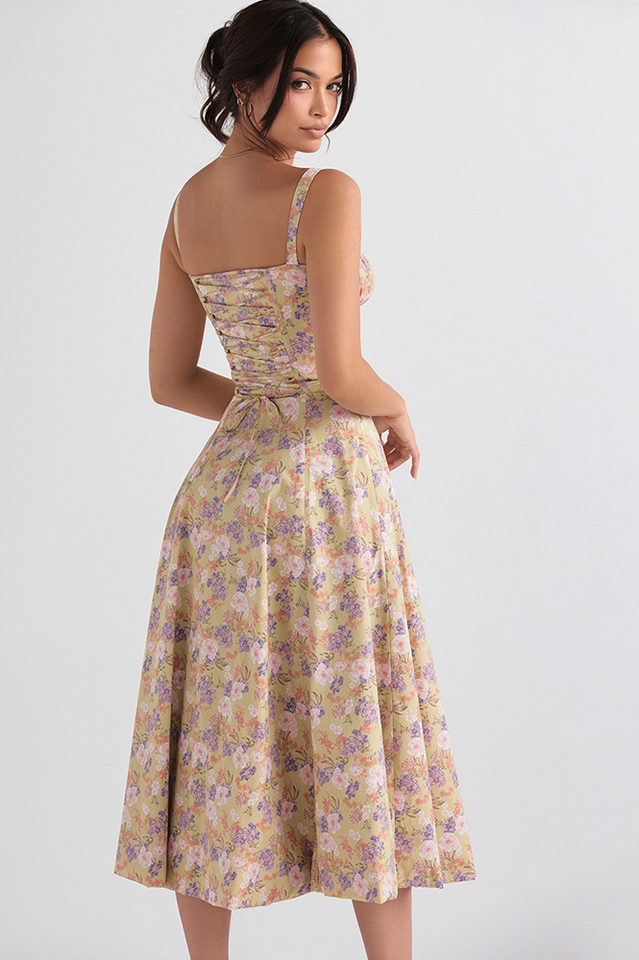 RadiantCharm™ — Sculpt Your Curves and Shine with Effortless Elegance