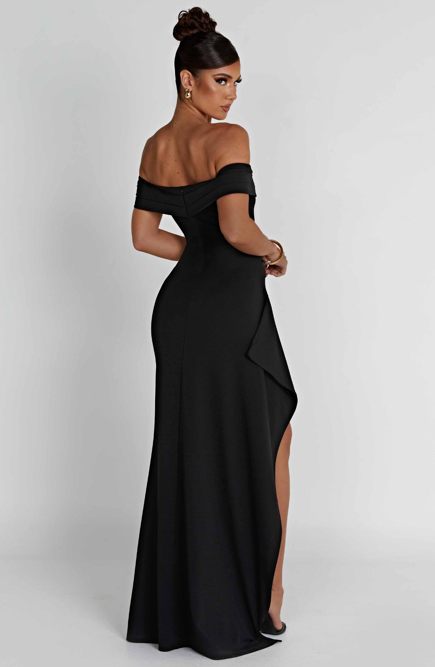LioraFlow™ Maxi Dress — Flowing Comfort, Flattering Every Curve