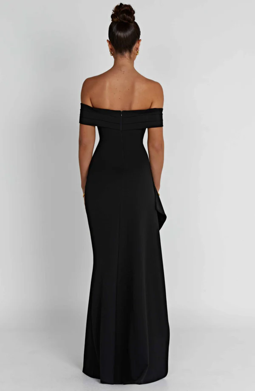 AureliaWave™ — Sculpted Elegance with Flowing Grace