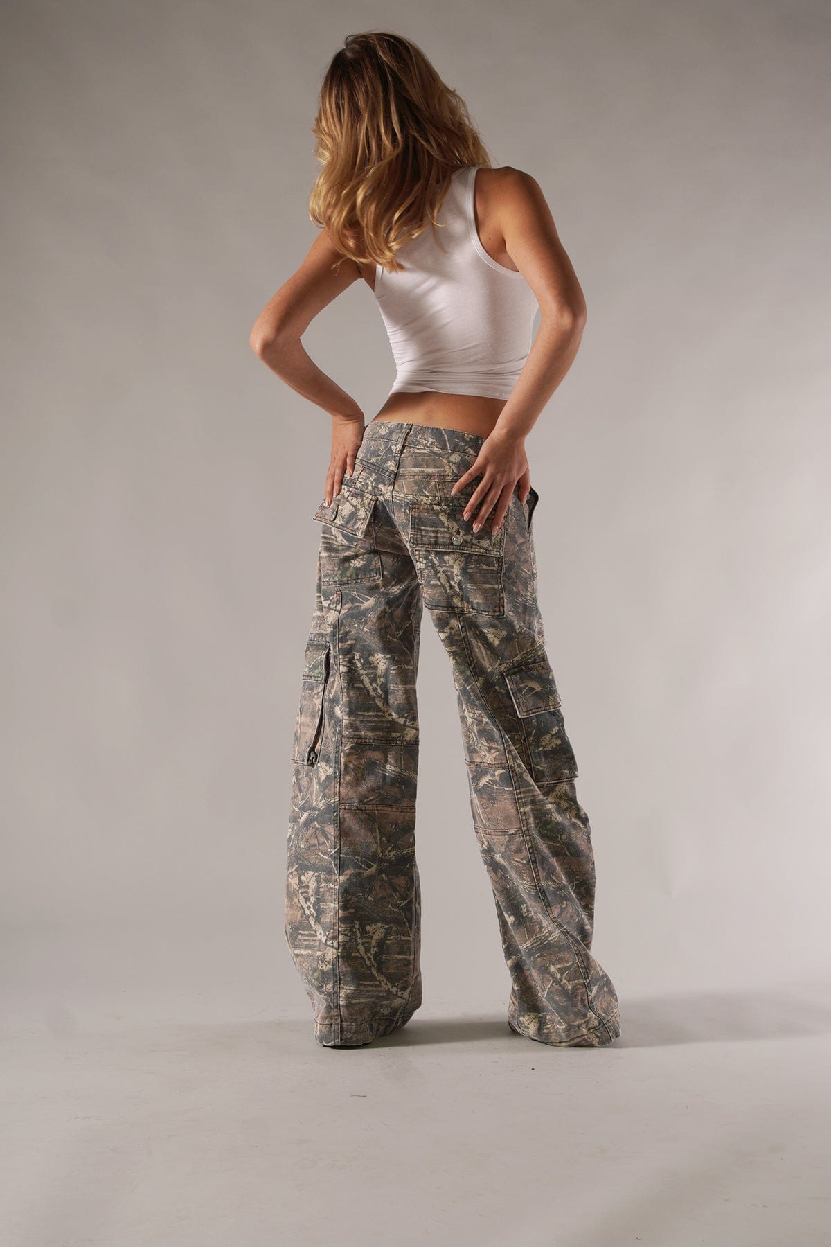 Unisex Camo Cargo Pants — Effortless Edge Style