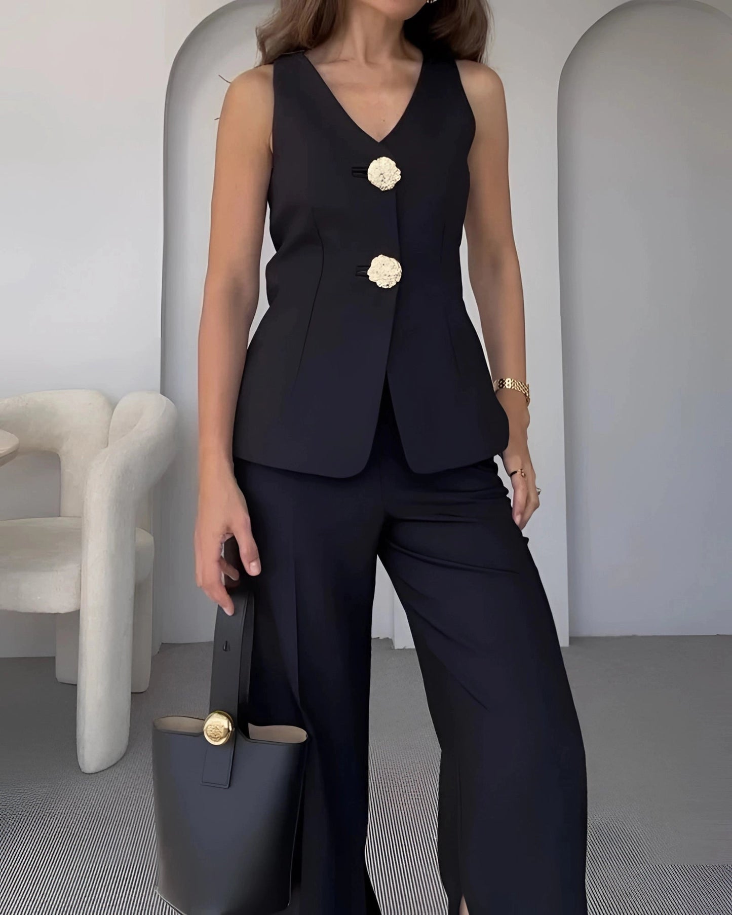 MirovaEdge™ — Asymmetric Elegance, Tailored Confidence