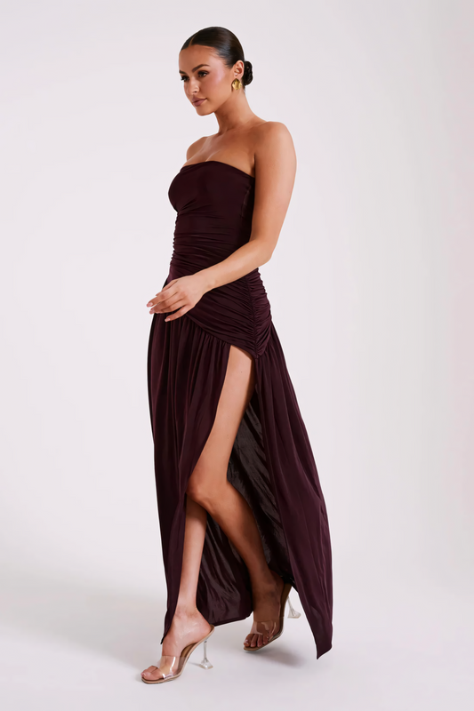 The Sculpted Dress™ — Flattering Curves, Effortless Grace