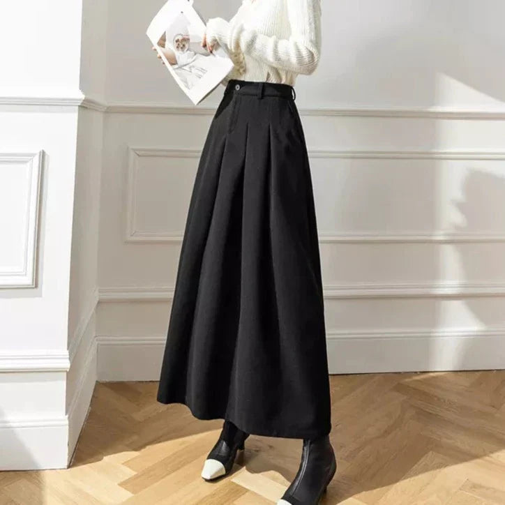 Wolle Röcke™ — Sculpted Warmth Meets Timeless Elegance