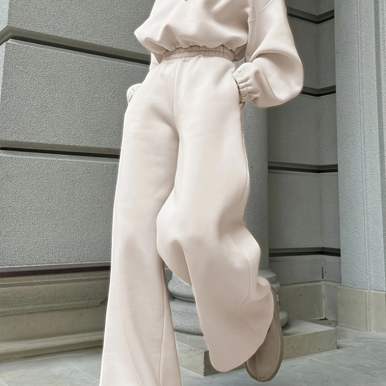 Das Damen-Strick-Loungewear-Set | Pullover mit Reißverschluss am Hals | Weit geschnittene Hosen | Strick aus Polyester | Herbst/Winter kuschelige Passform