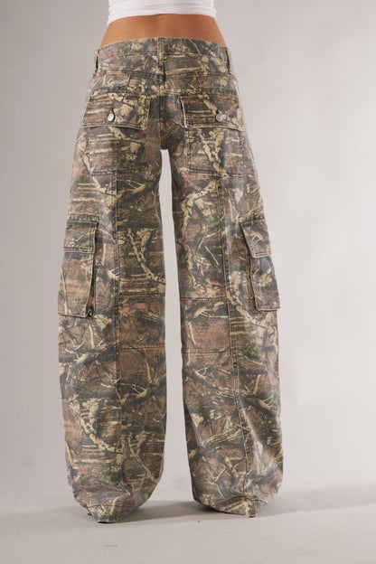 Unisex Camo Cargo Pants — Effortless Edge Style