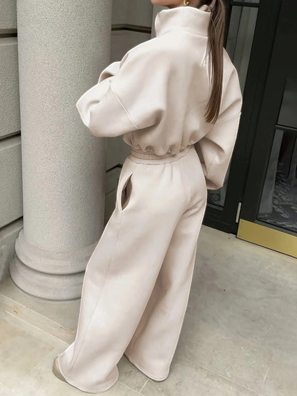 Das Damen-Strick-Loungewear-Set | Pullover mit Reißverschluss am Hals | Weit geschnittene Hosen | Strick aus Polyester | Herbst/Winter kuschelige Passform