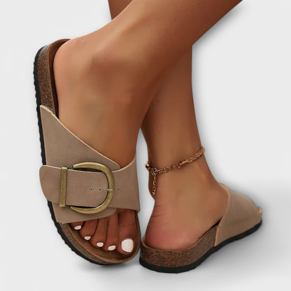 CalinaStride™ — Lightweight Comfort Meets Timeless Style
