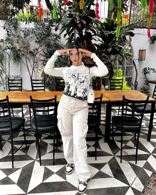 Eleni Adjustable Cargo Pants — Sculpted Comfort, All Day