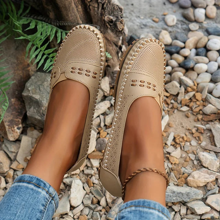 VerenaStride™ — Cushioned Support, Sleek Everyday Style