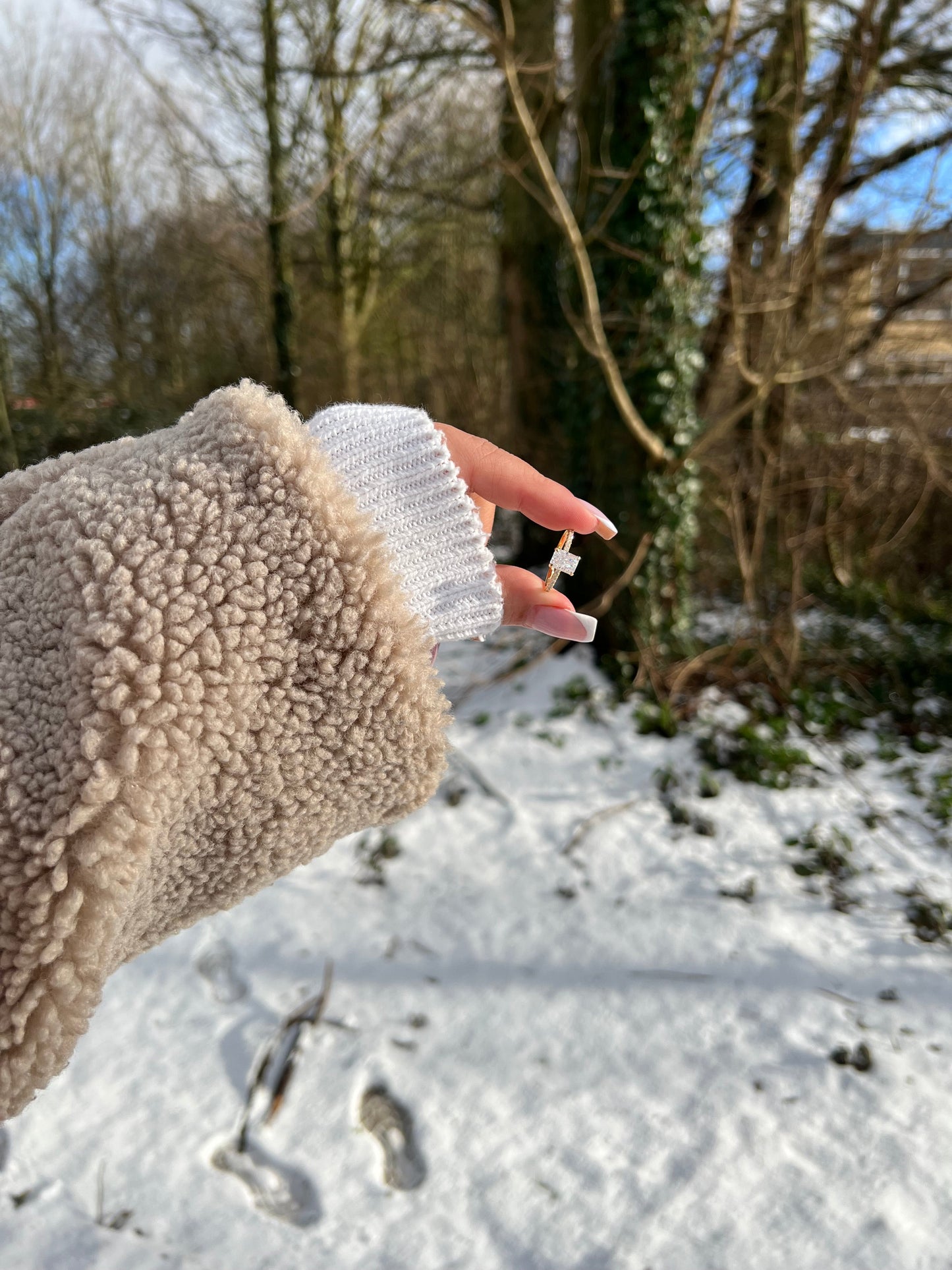 LioraGleam™ — Radiant Shine, Effortless Grace