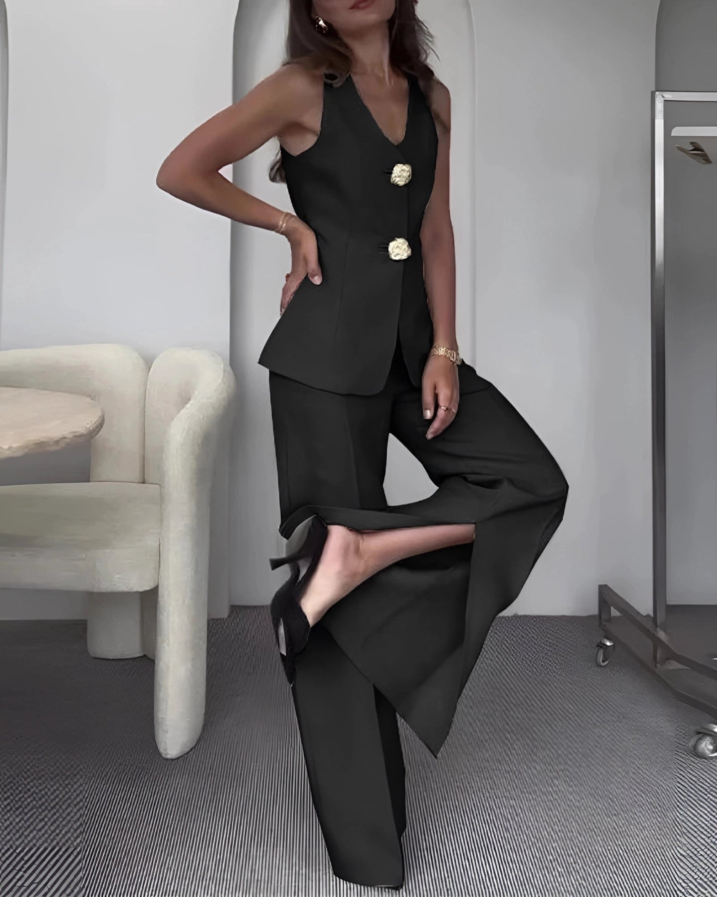 MirovaEdge™ — Asymmetric Elegance, Tailored Confidence