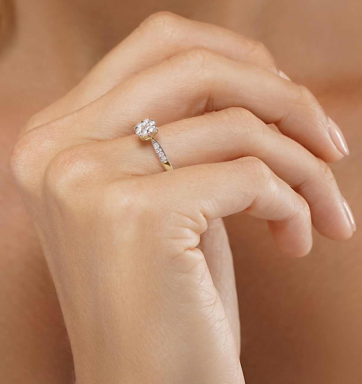 Lab-Grown Diamond Cluster Ring™ — Sustainable Sparkle, Effortless Glamour